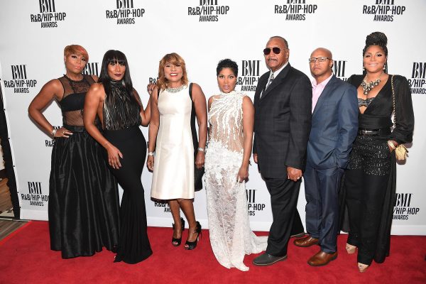 ATLANTA, GA - SEPTEMBER 01:No Tamar? (L-R) Traci Braxton, Towanda Braxton, Evelyn Braxton, Toni Braxton, Michael Braxton Sr., Michael Braxton Jr, and Trina Braxton attend the 2016 BMI R&B/Hip-Hop Awards at Woodruff Arts Center on September 1, 2016 in Atlanta, Georgia.  (Photo by Paras Griffin/Getty Images for BMI)
